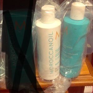 Moroccan oil moisture repair set